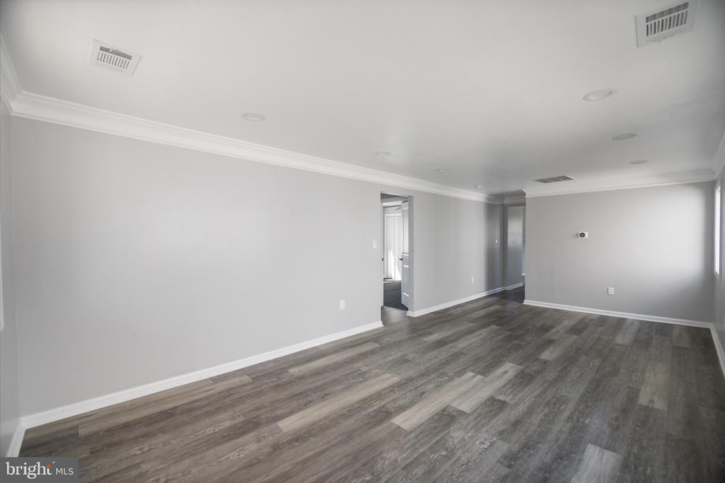402 DATELEAF AVENUE
