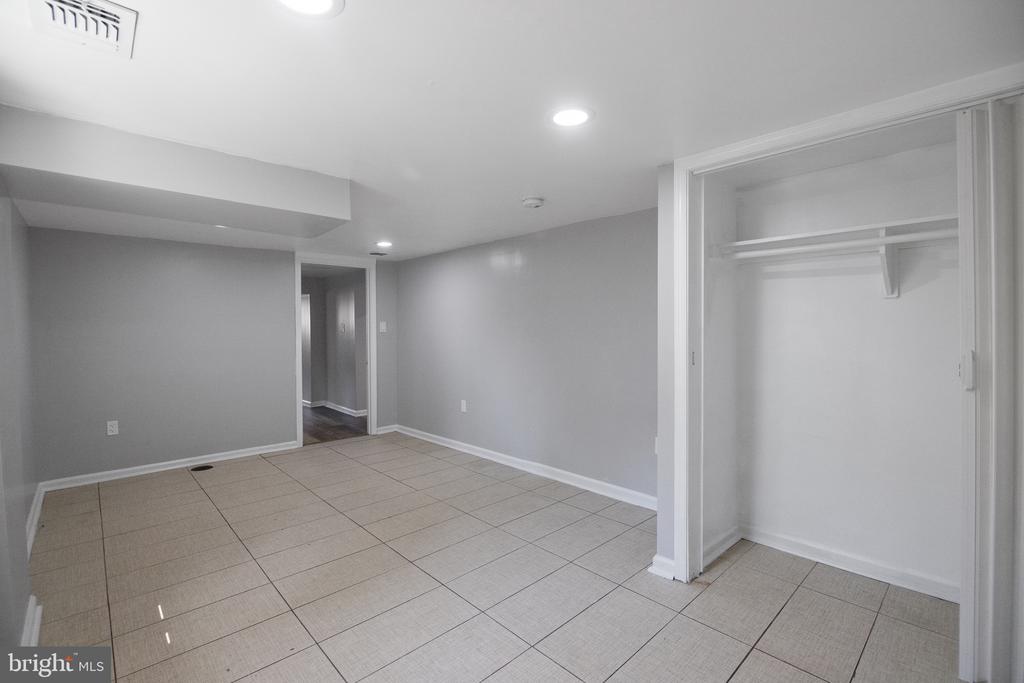 402 DATELEAF AVENUE