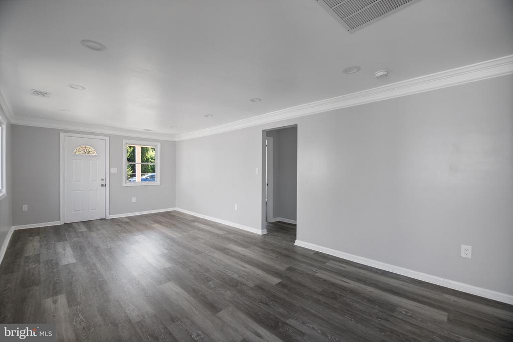 402 DATELEAF AVENUE