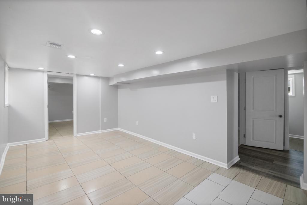 402 DATELEAF AVENUE