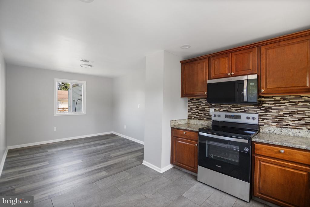 402 DATELEAF AVENUE