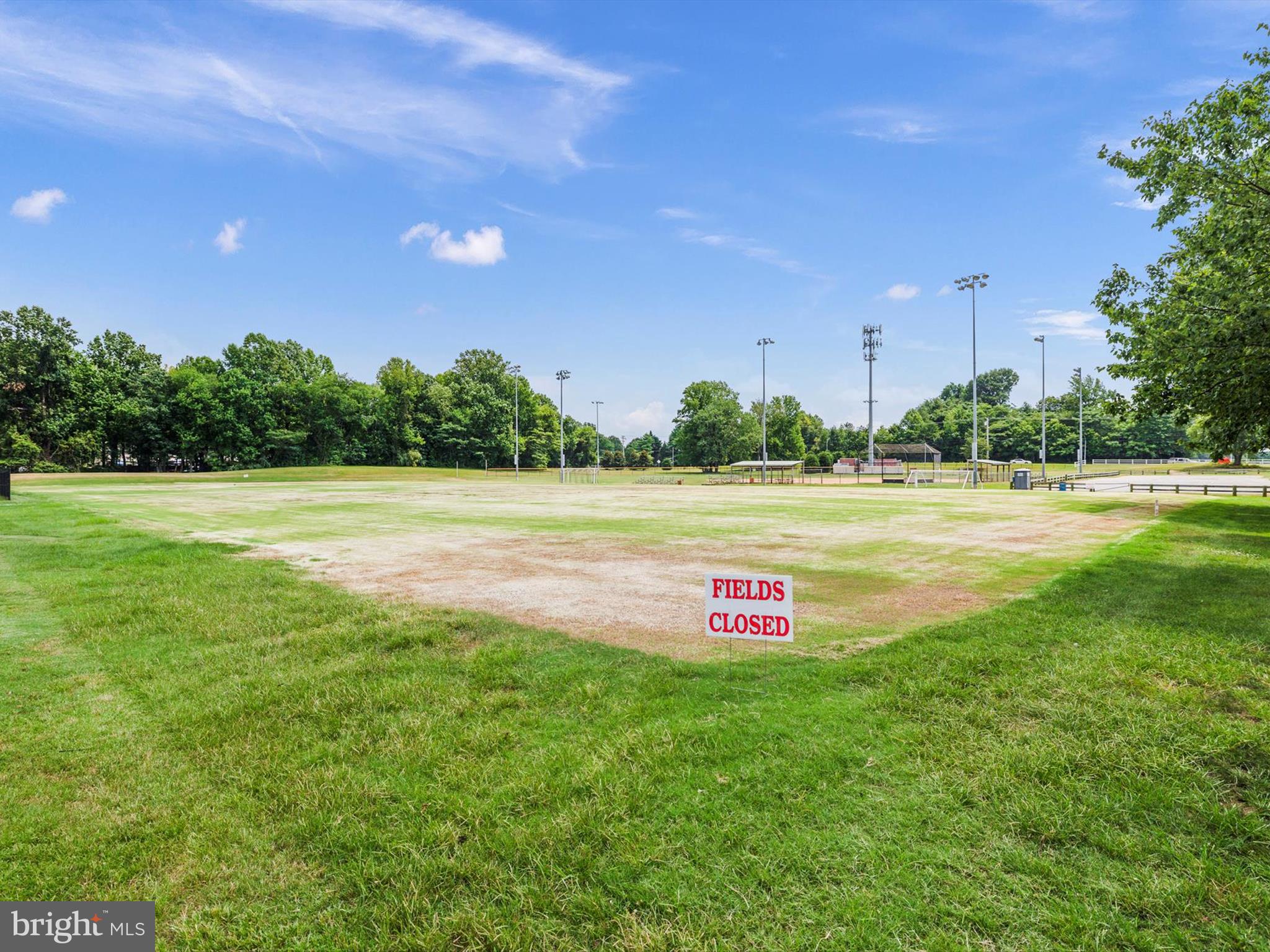 2704 ARCHANGEL COURT