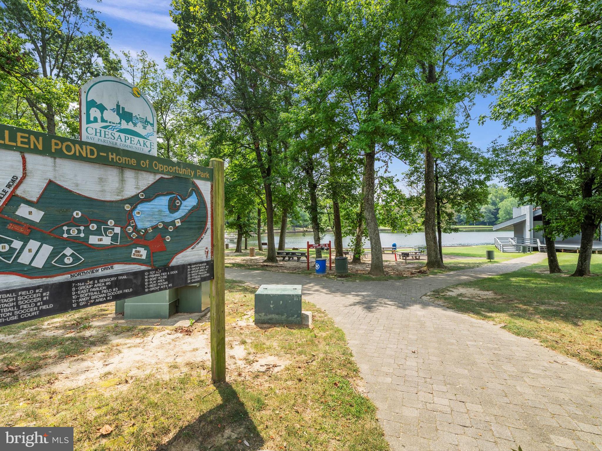 2704 ARCHANGEL COURT