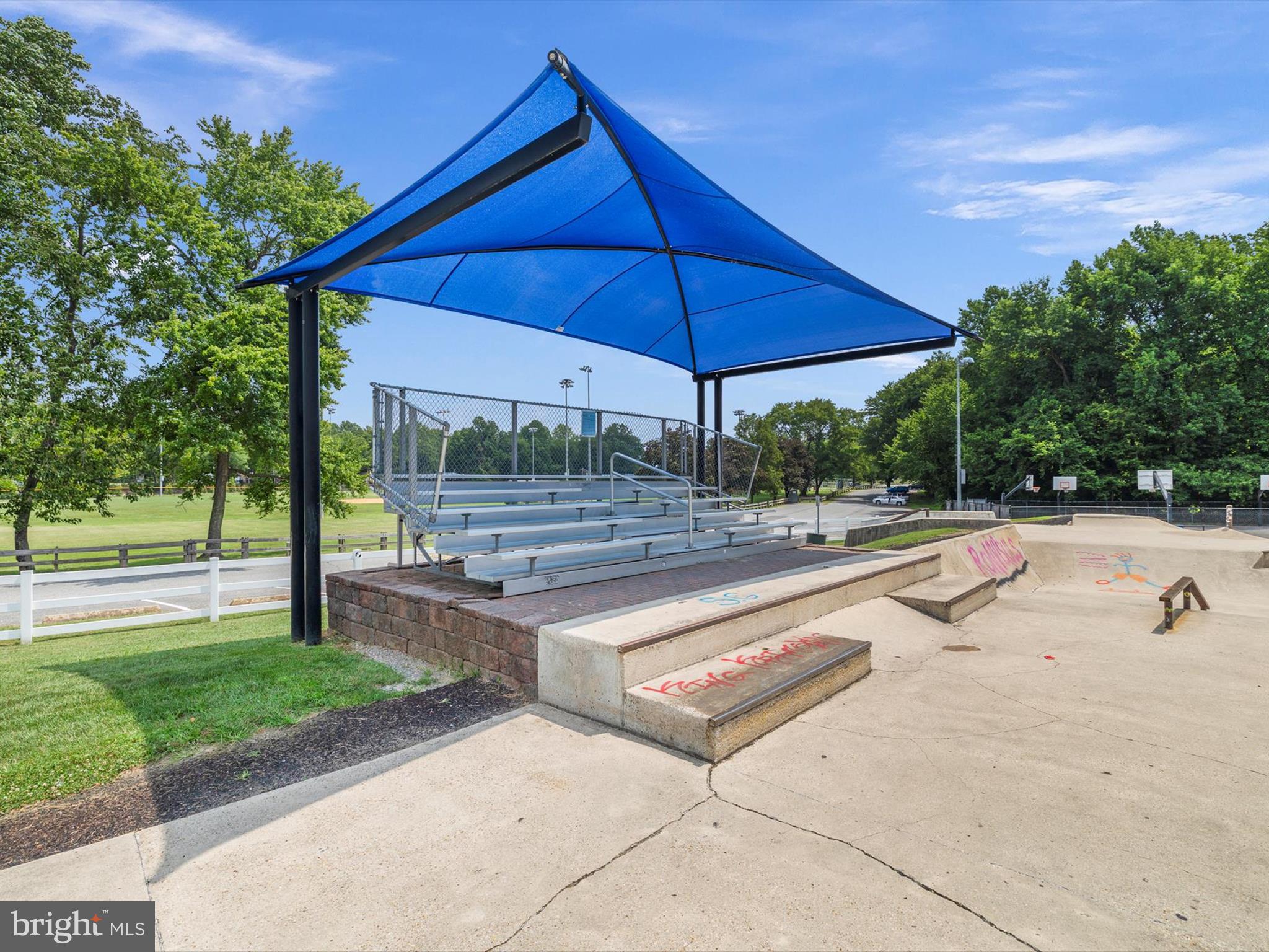 2704 ARCHANGEL COURT