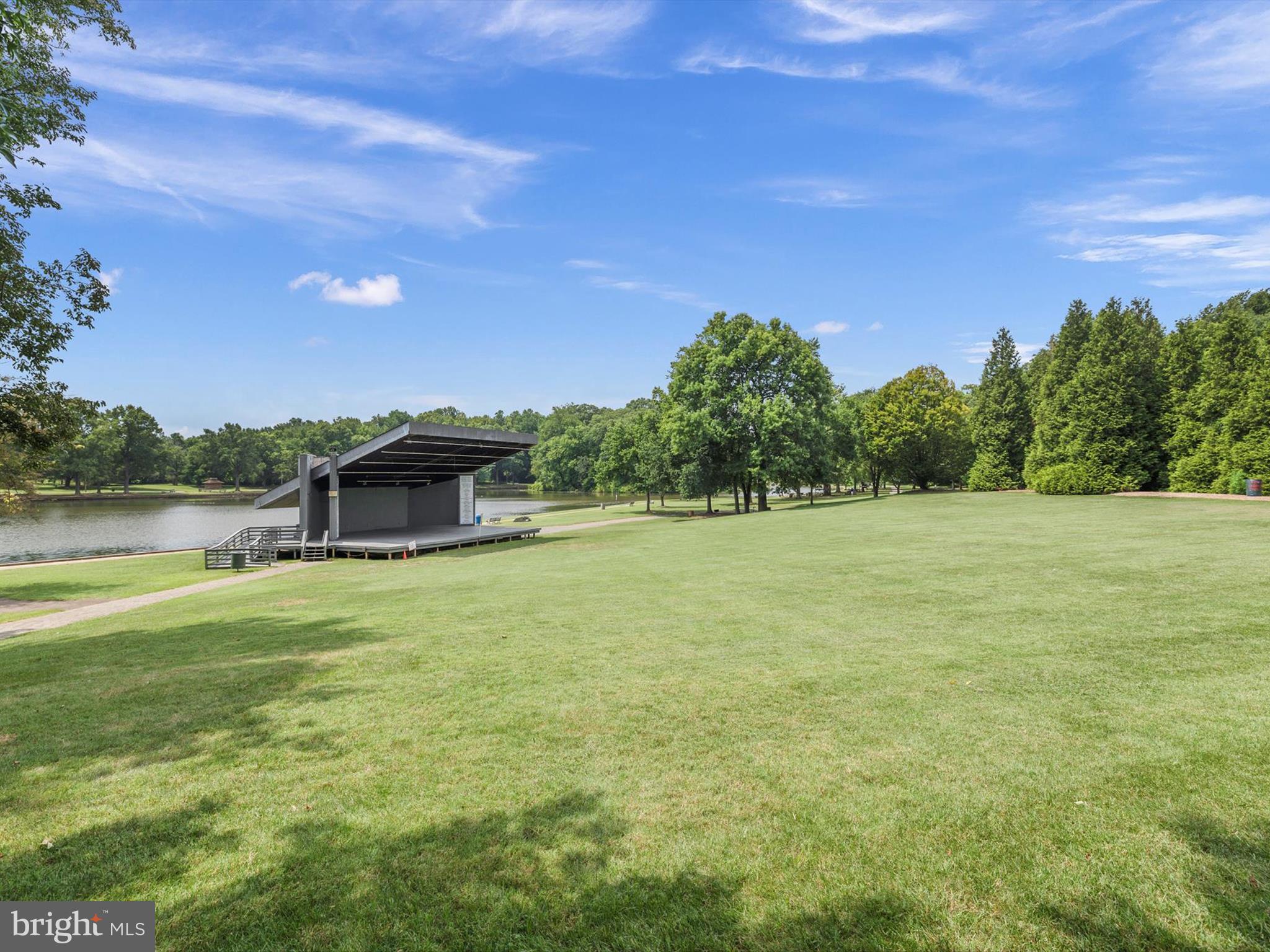 2704 ARCHANGEL COURT