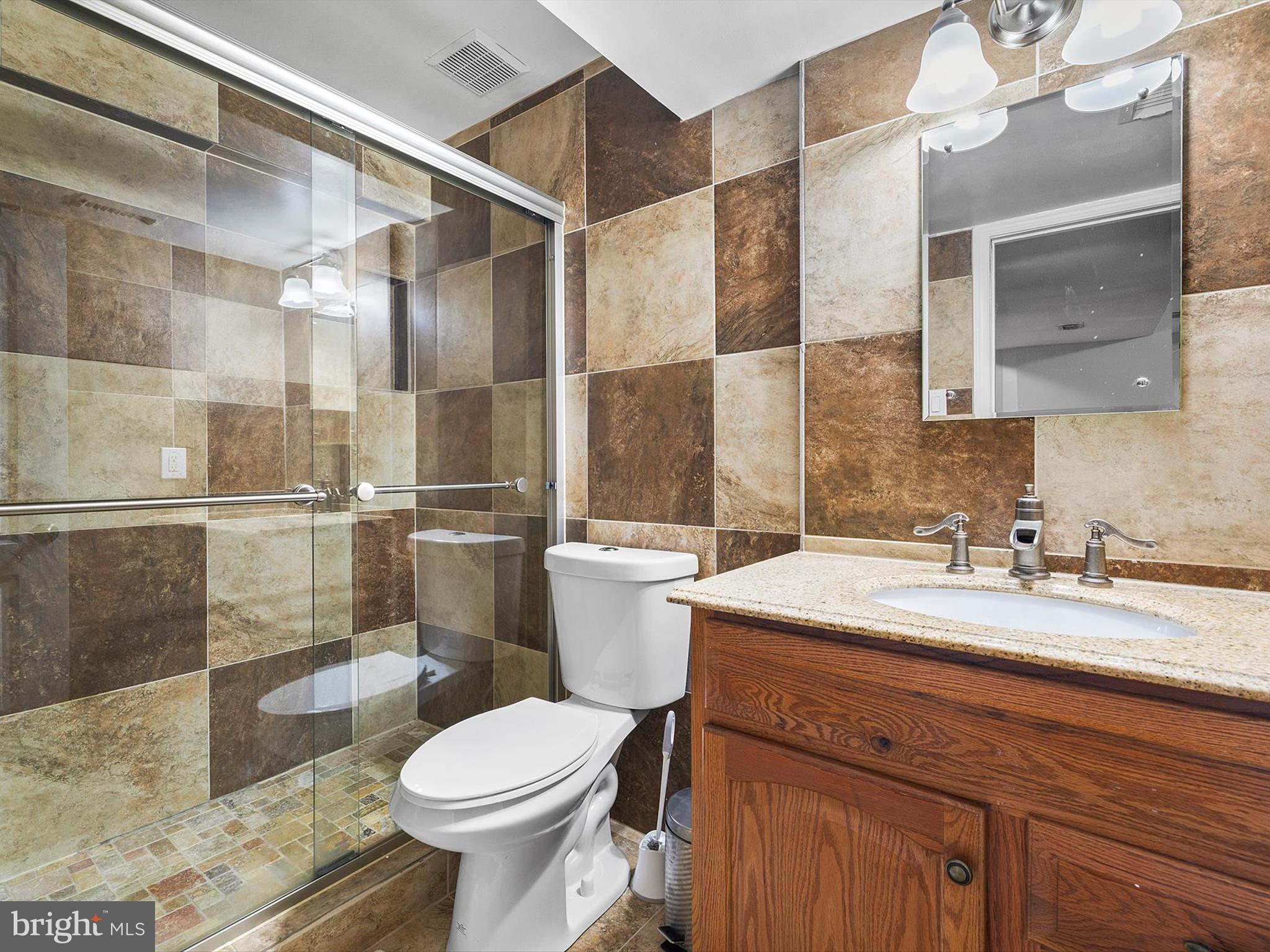 2704 ARCHANGEL COURT