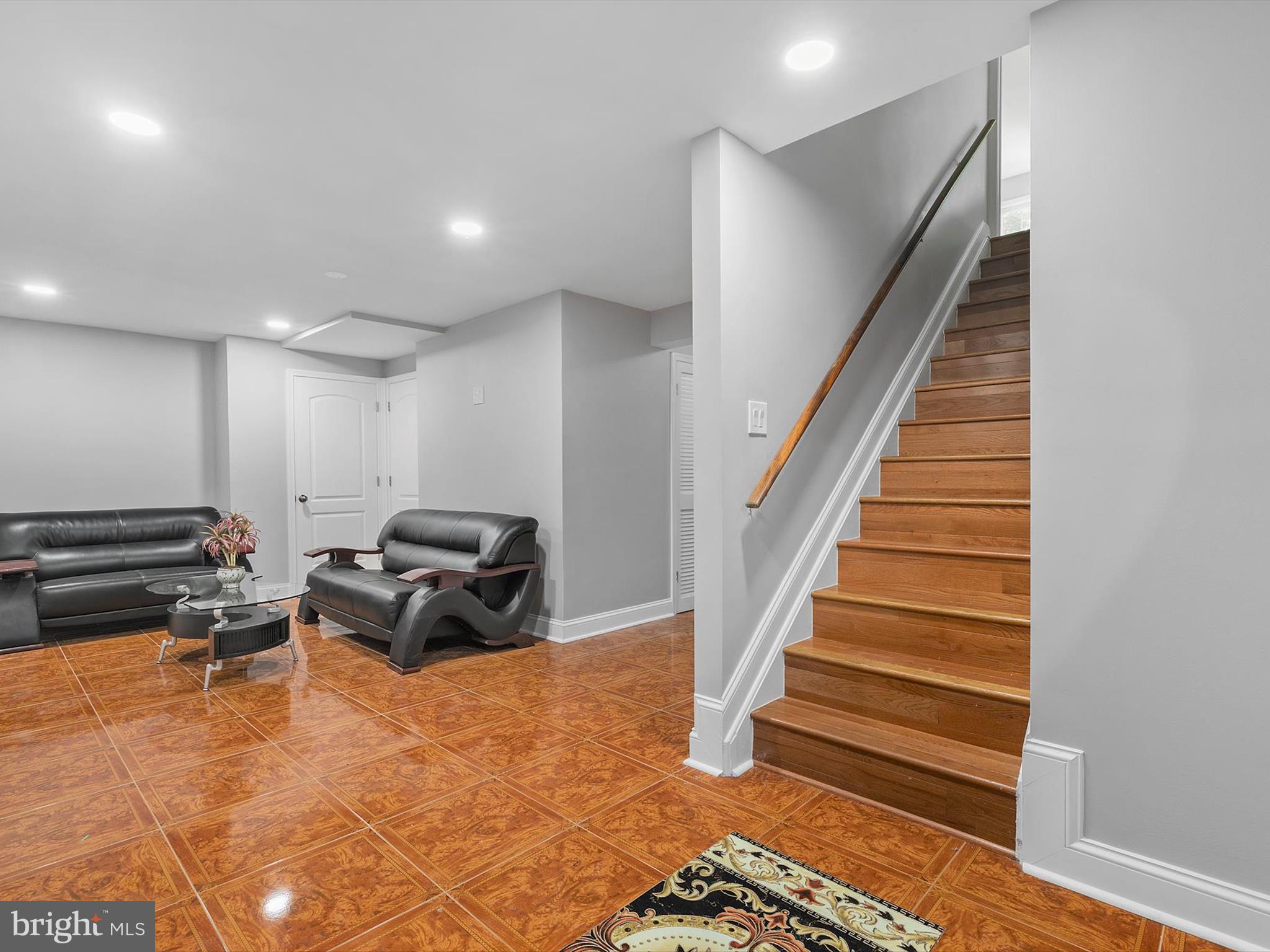 2704 ARCHANGEL COURT