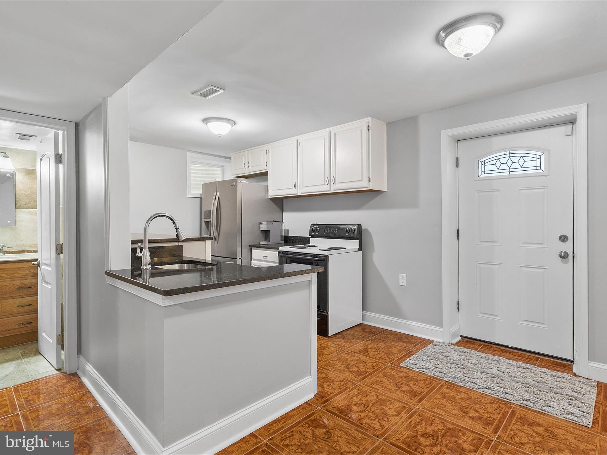 2704 ARCHANGEL COURT