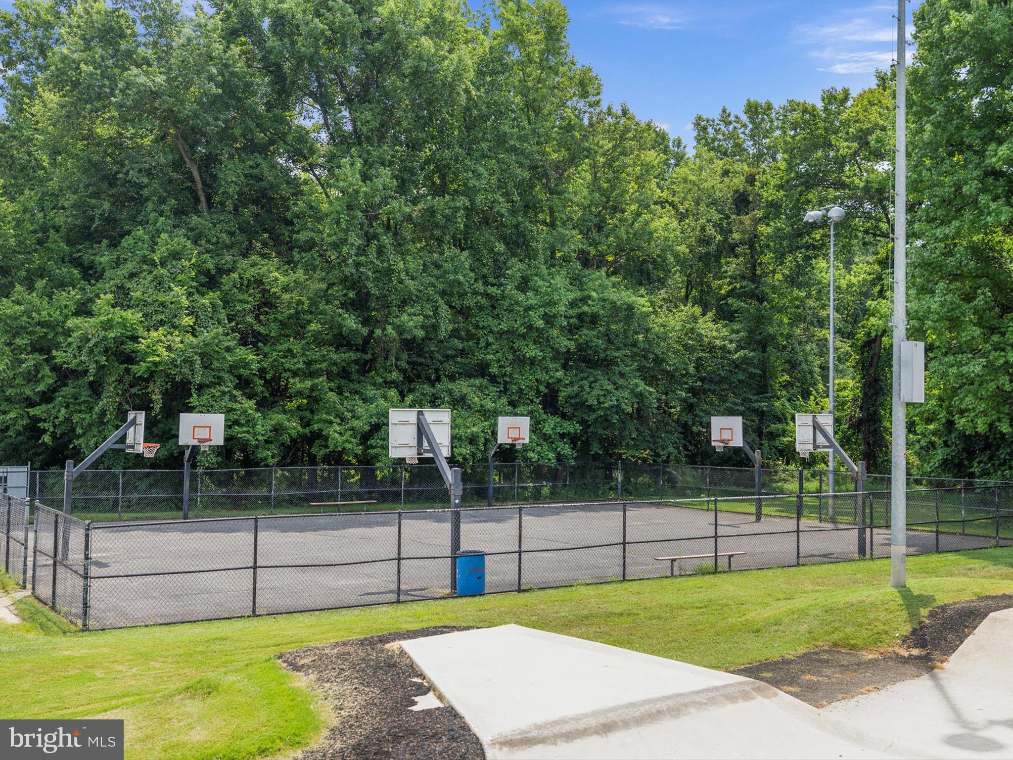 2704 ARCHANGEL COURT