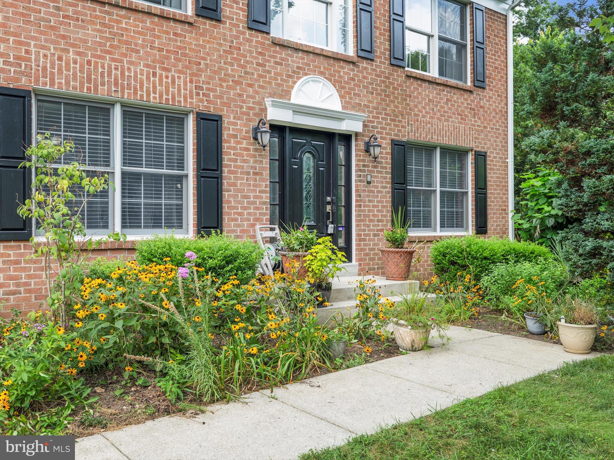 2704 ARCHANGEL COURT