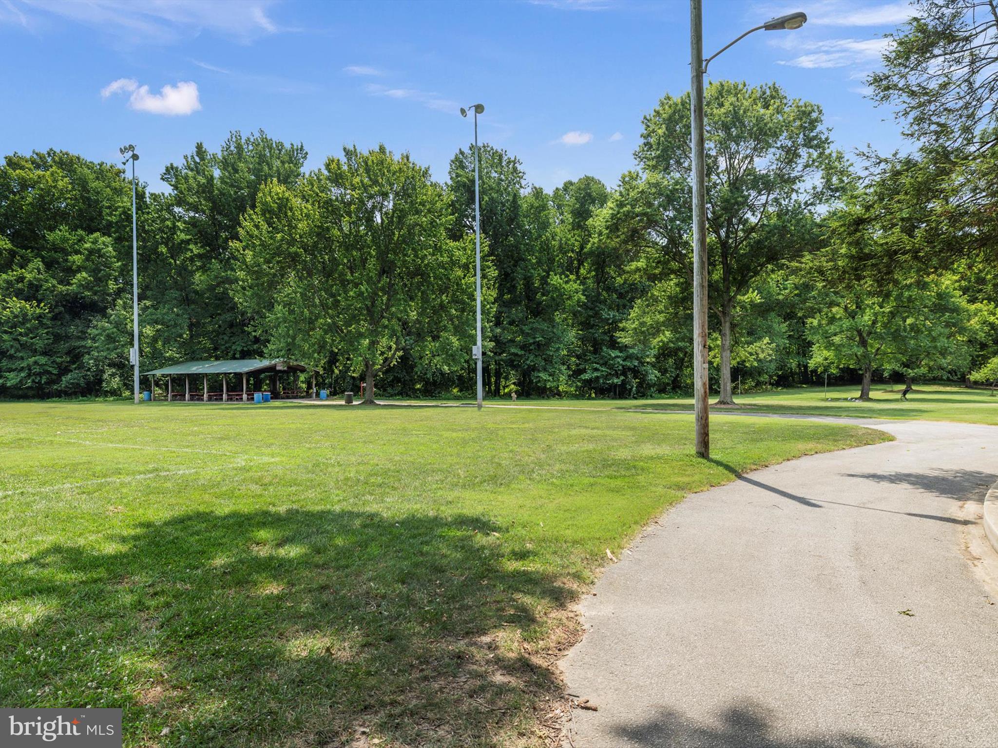 2704 ARCHANGEL COURT