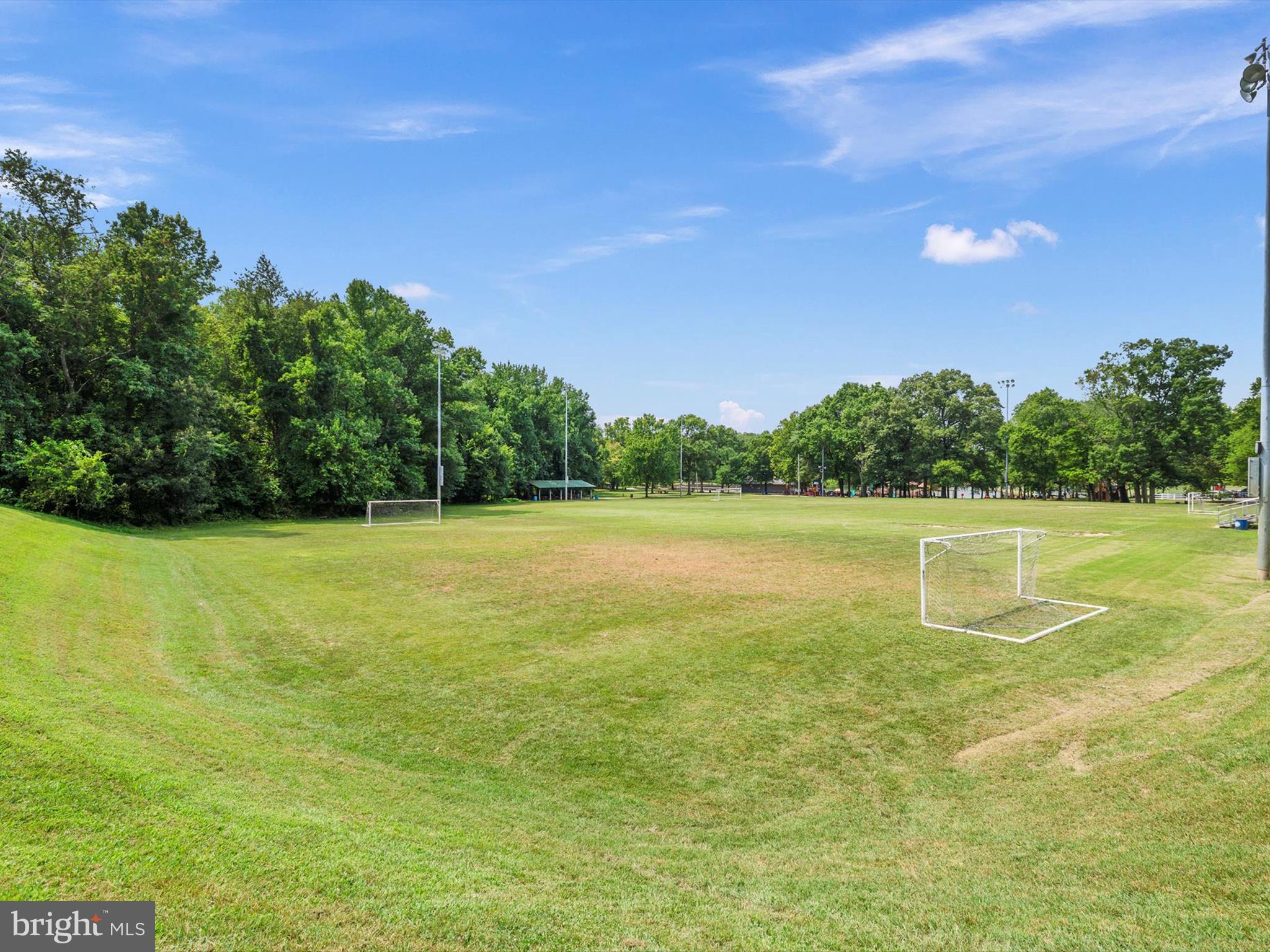 2704 ARCHANGEL COURT