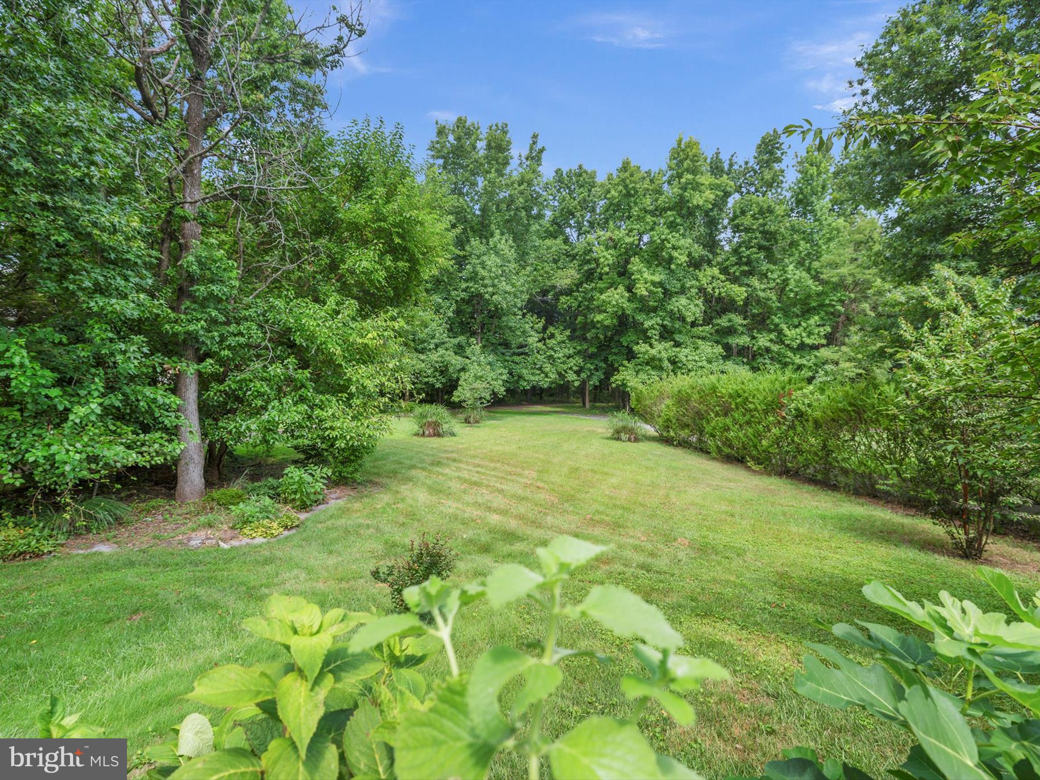 2704 ARCHANGEL COURT