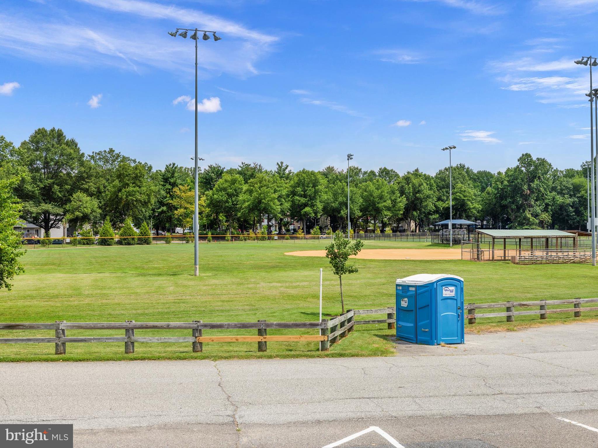 2704 ARCHANGEL COURT