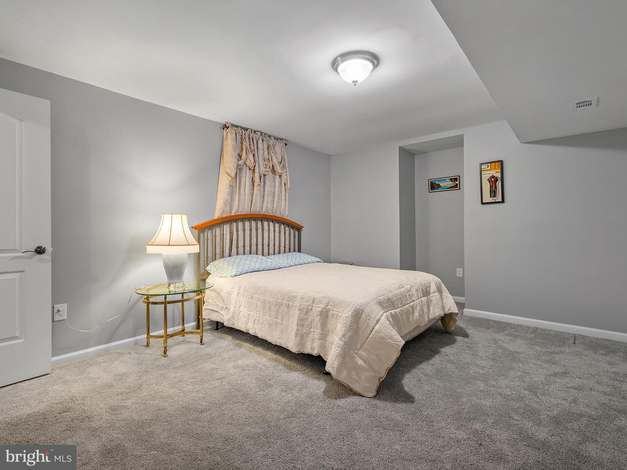 2704 ARCHANGEL COURT