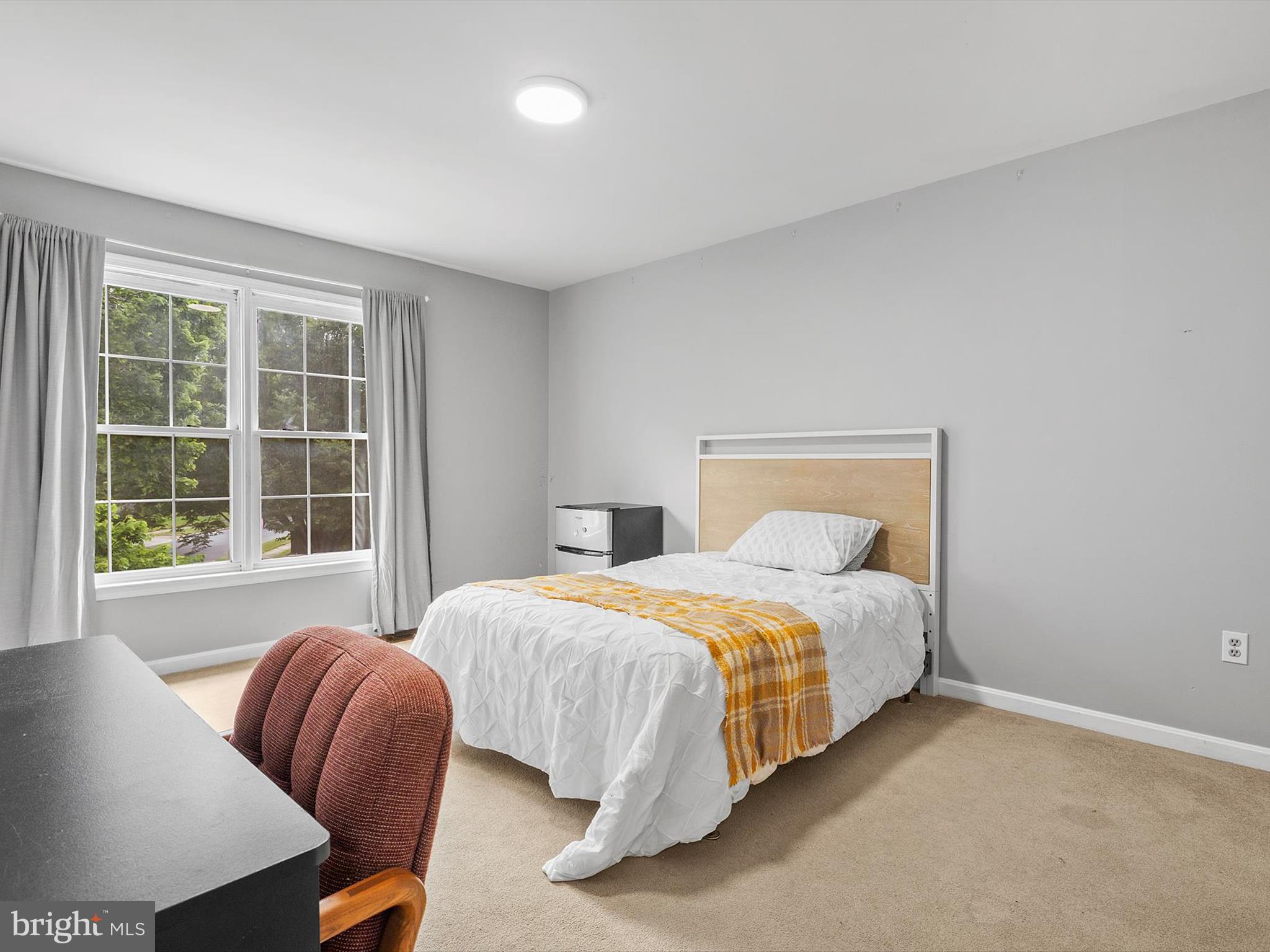 2704 ARCHANGEL COURT