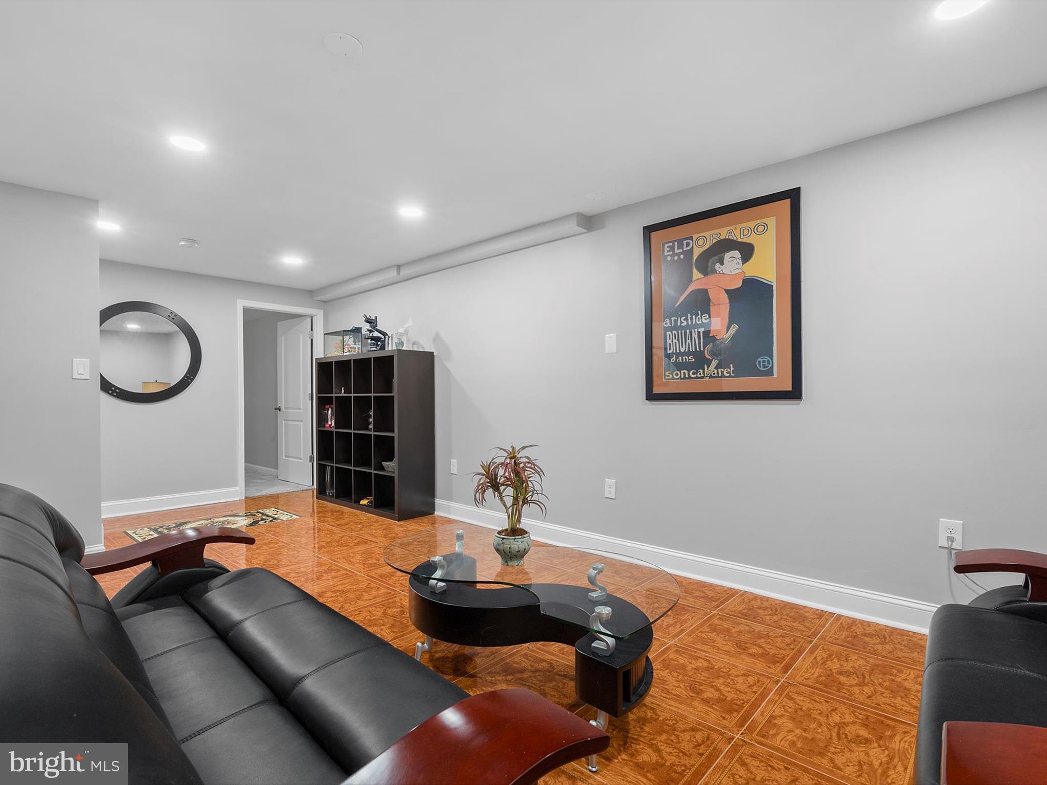 2704 ARCHANGEL COURT