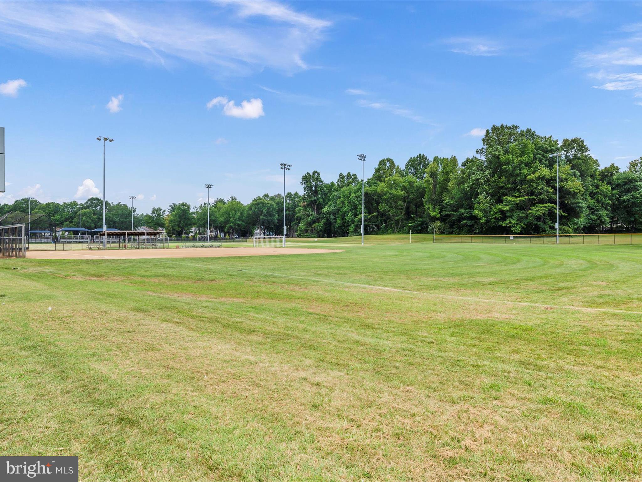 2704 ARCHANGEL COURT