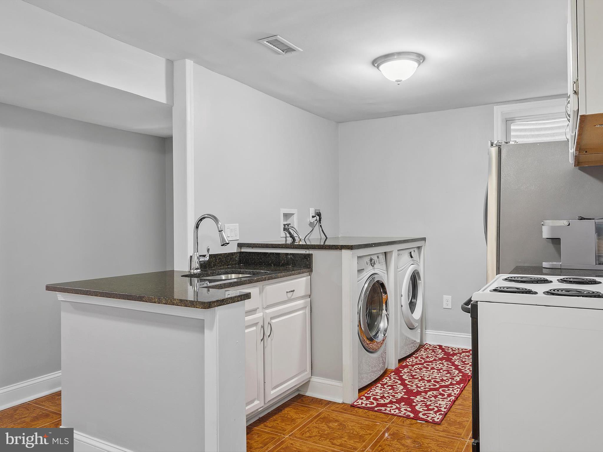 2704 ARCHANGEL COURT