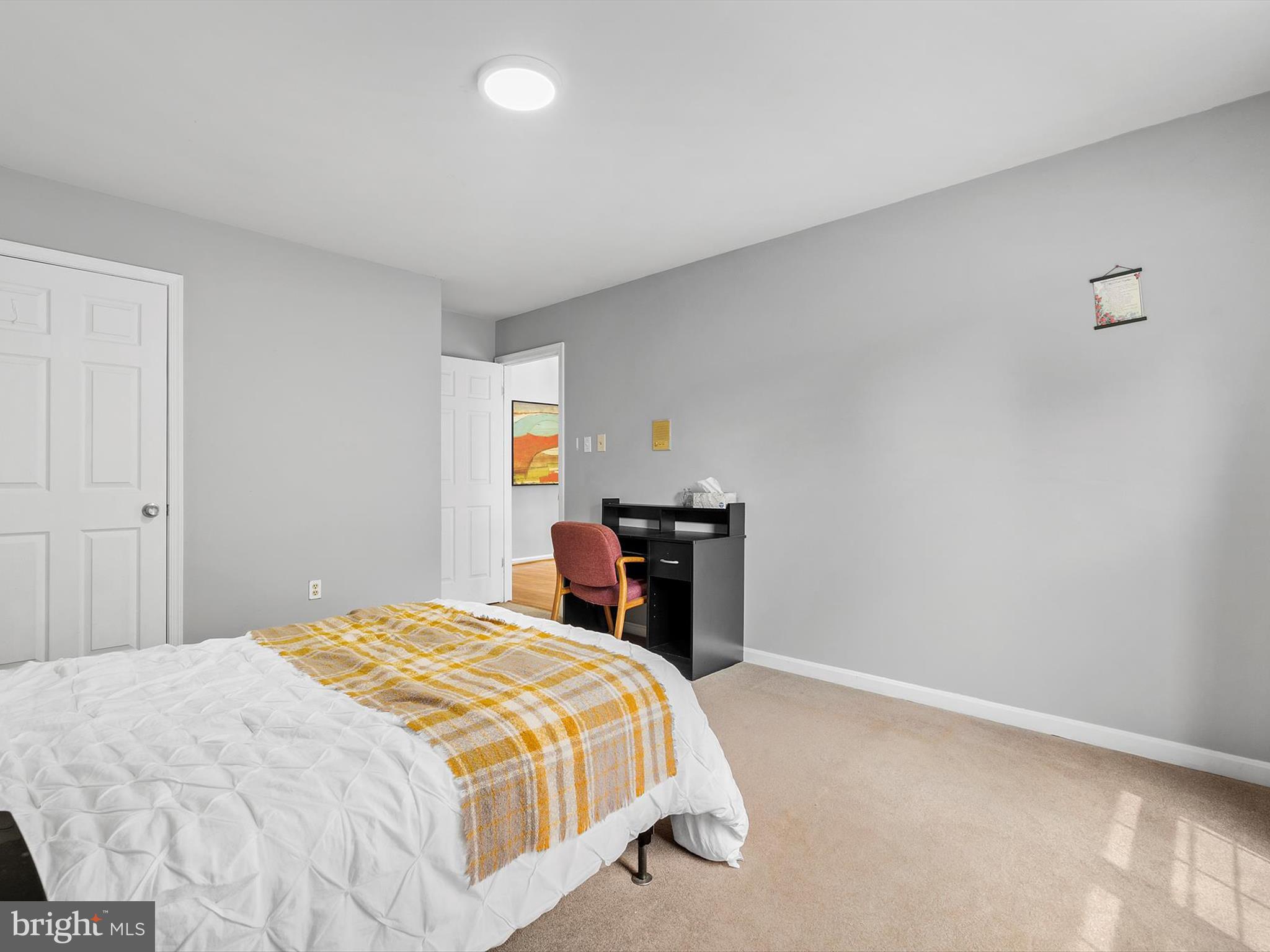 2704 ARCHANGEL COURT