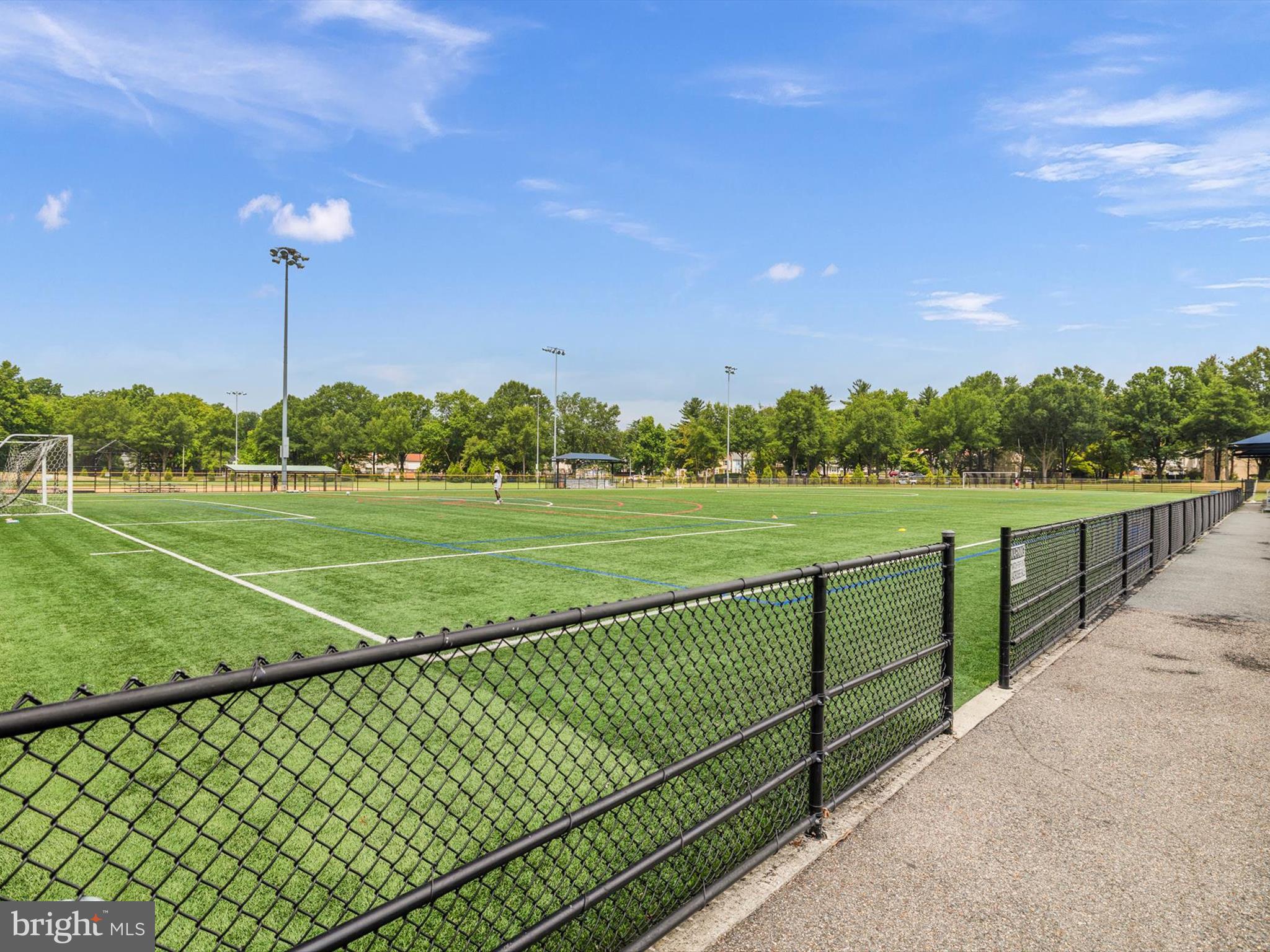 2704 ARCHANGEL COURT