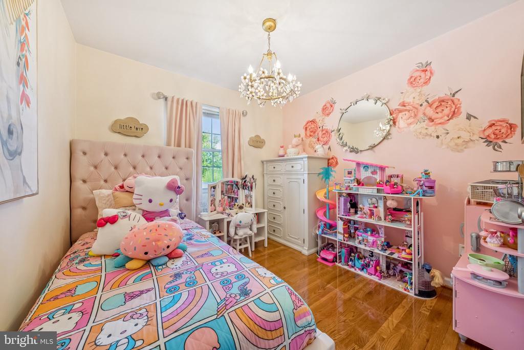 6805 SUNSET TERRACE