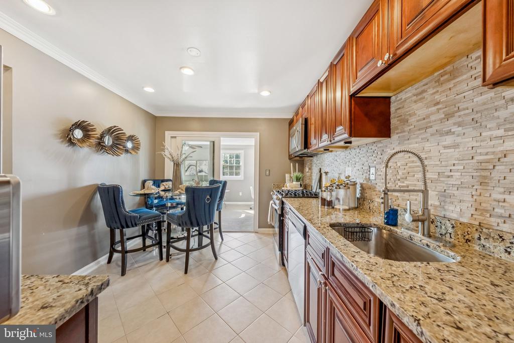 6805 SUNSET TERRACE
