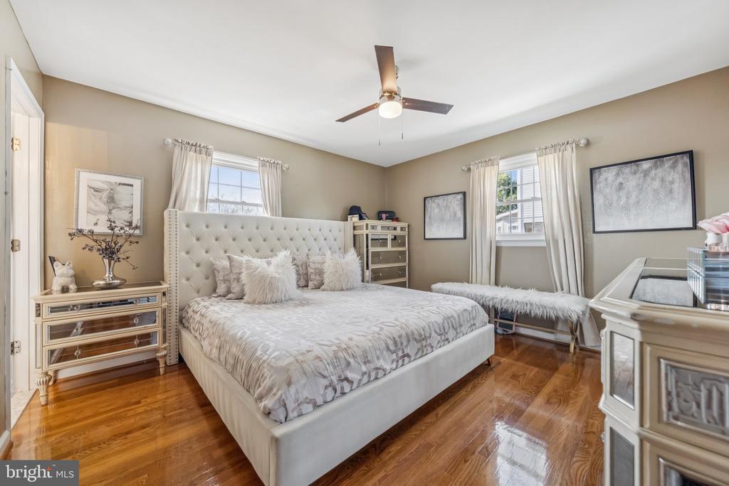 6805 SUNSET TERRACE