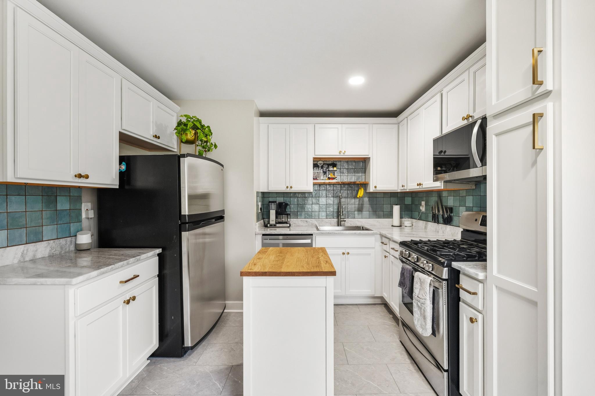 6404 FAIRBORN TERRACE