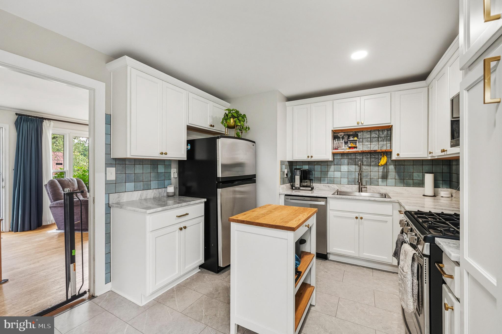 6404 FAIRBORN TERRACE