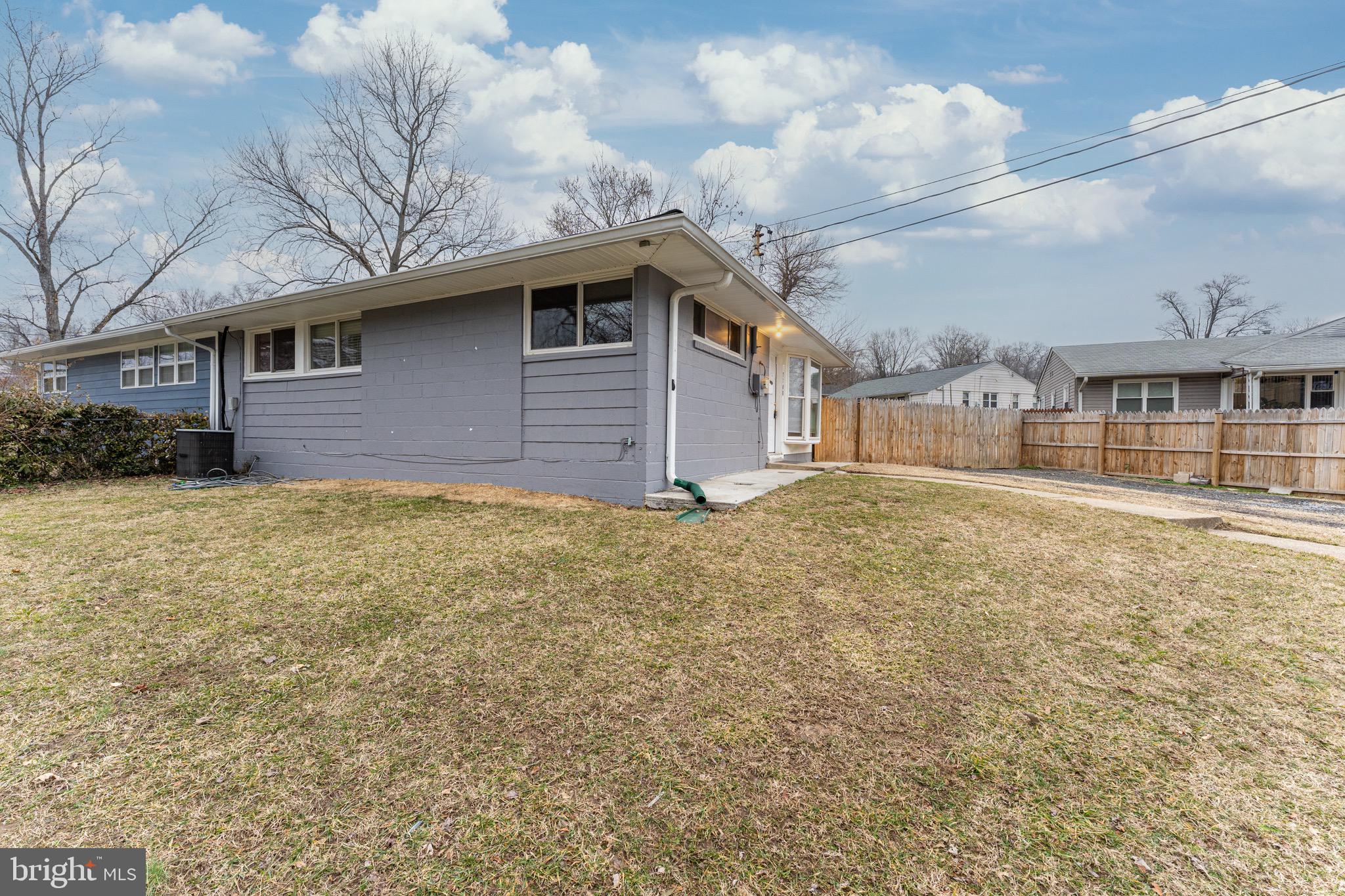 7700 GREENLEAF