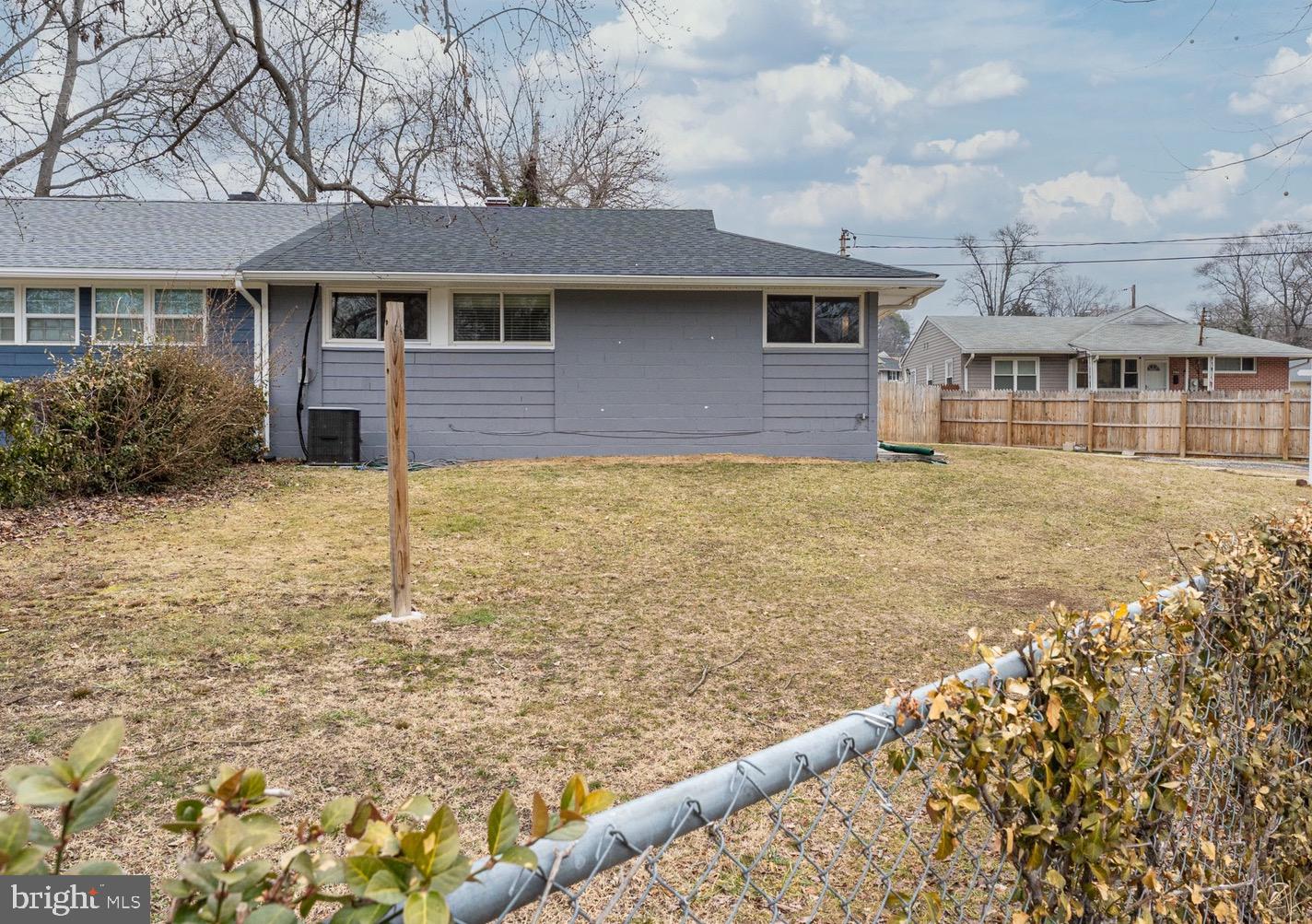 7700 GREENLEAF