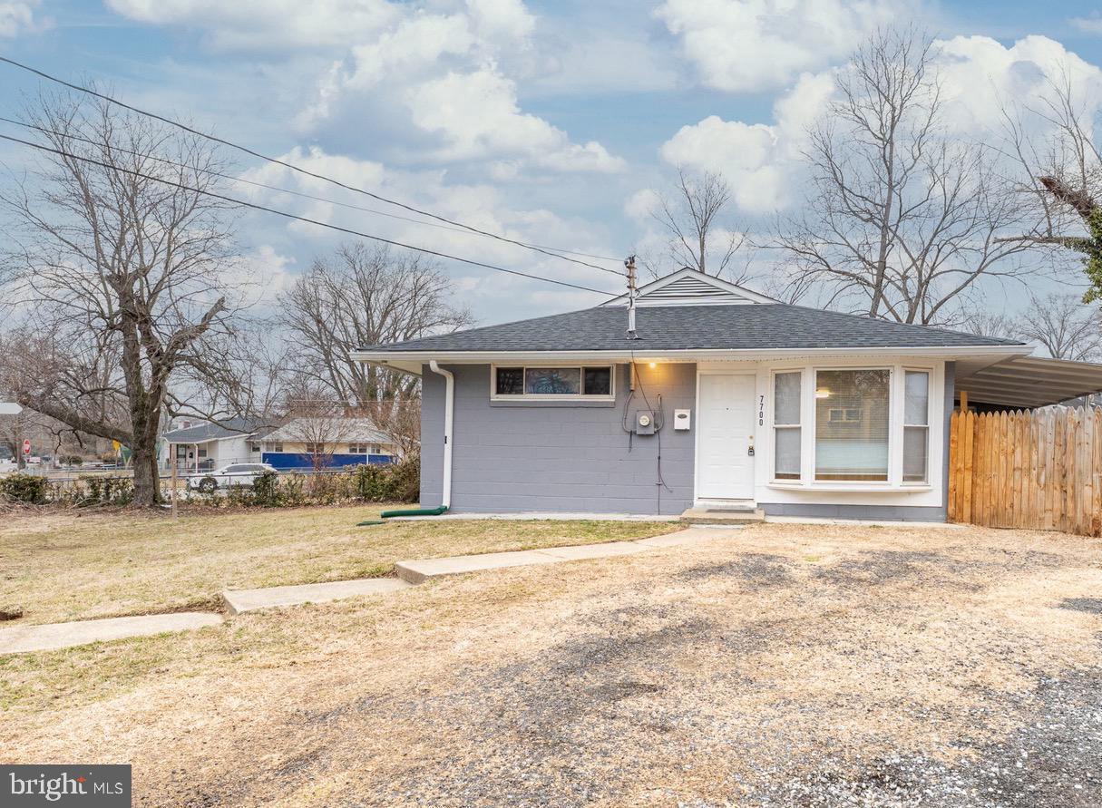 7700 GREENLEAF
