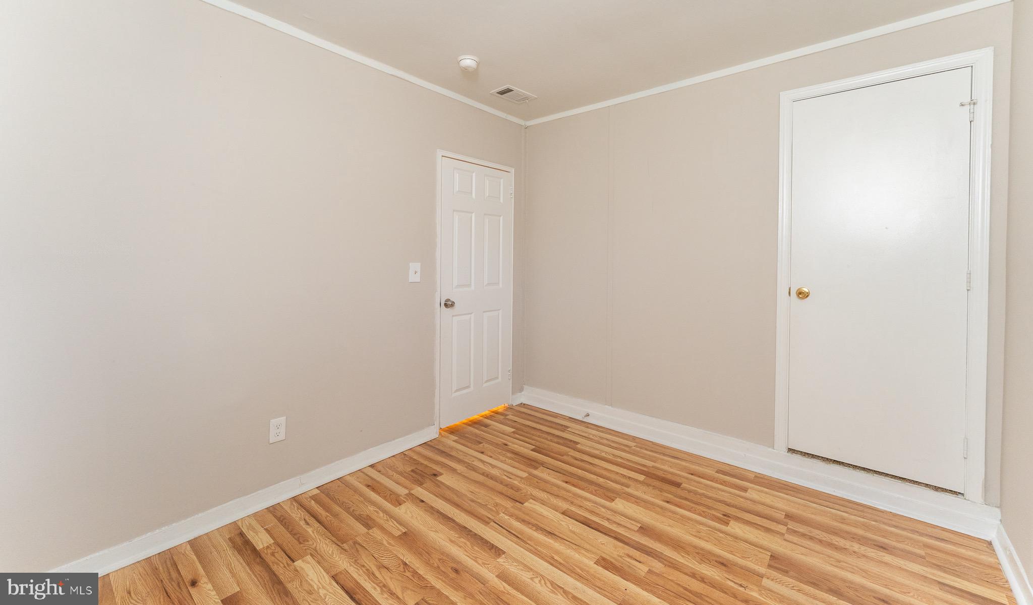 7700 GREENLEAF