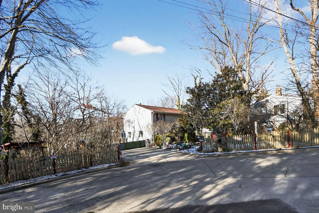 4600 BARBARA DRIVE