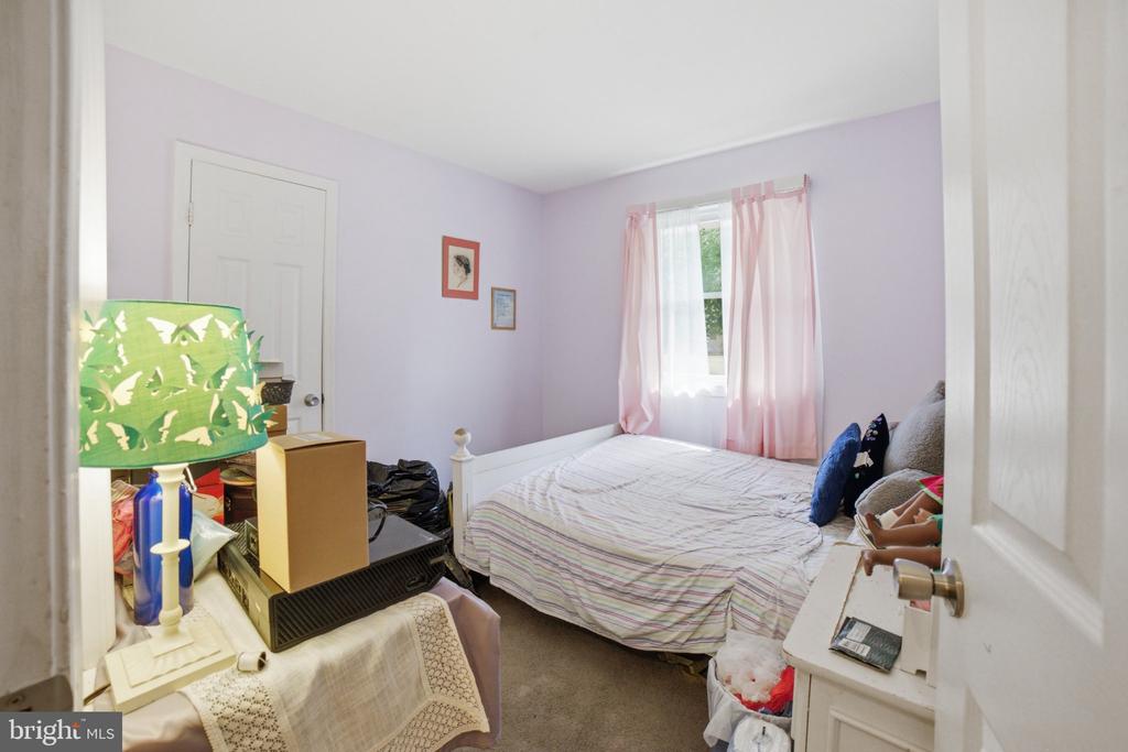 907 LOGWOOD ROAD
