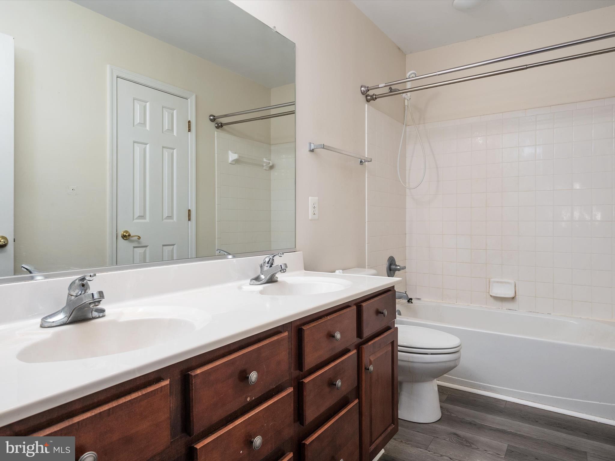 116 Meadowcroft Dr