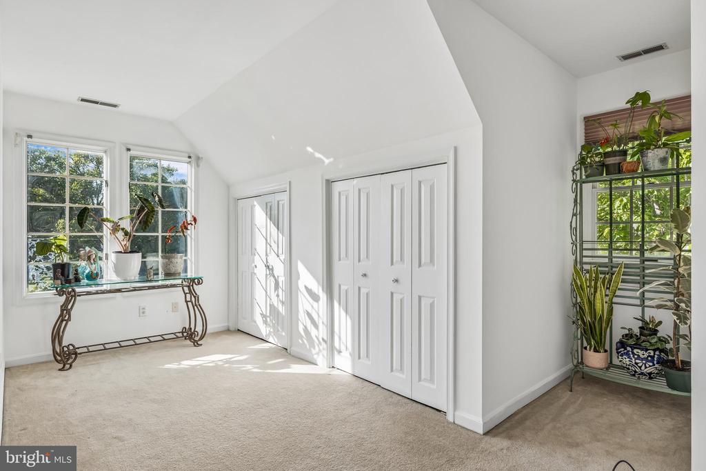 819 CHAPEL FARM DRIVE