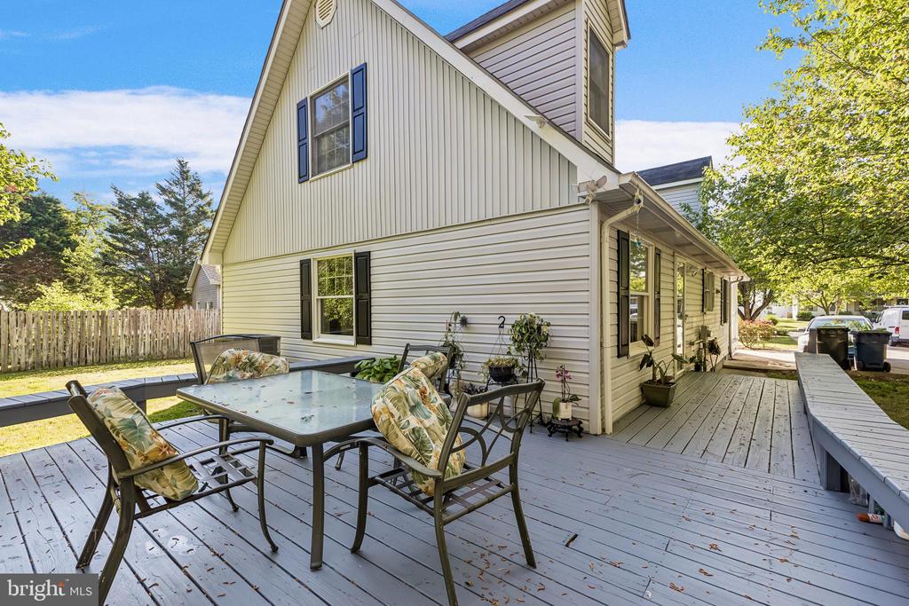 819 CHAPEL FARM DRIVE