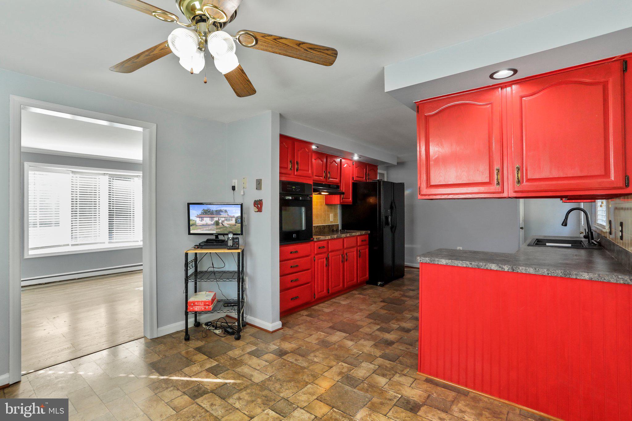 9106 Crystal Falls DRIVE
