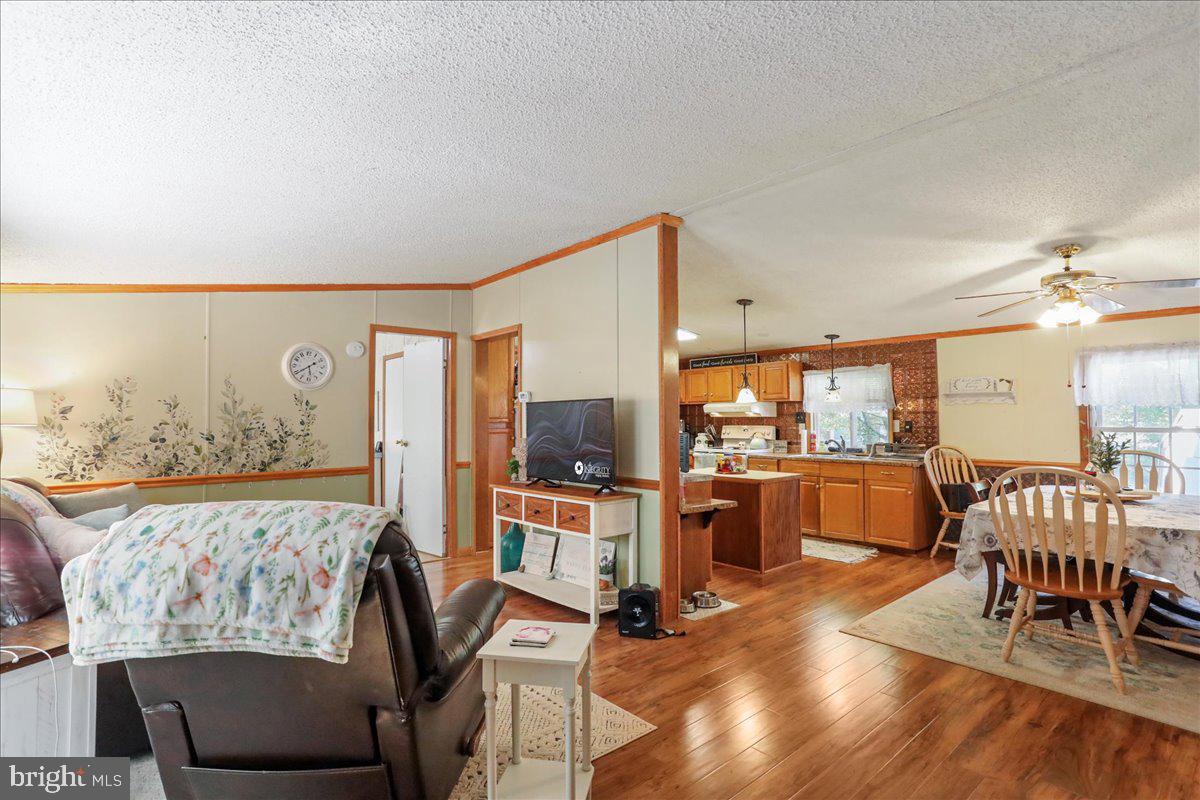 16213 Dundee Ct