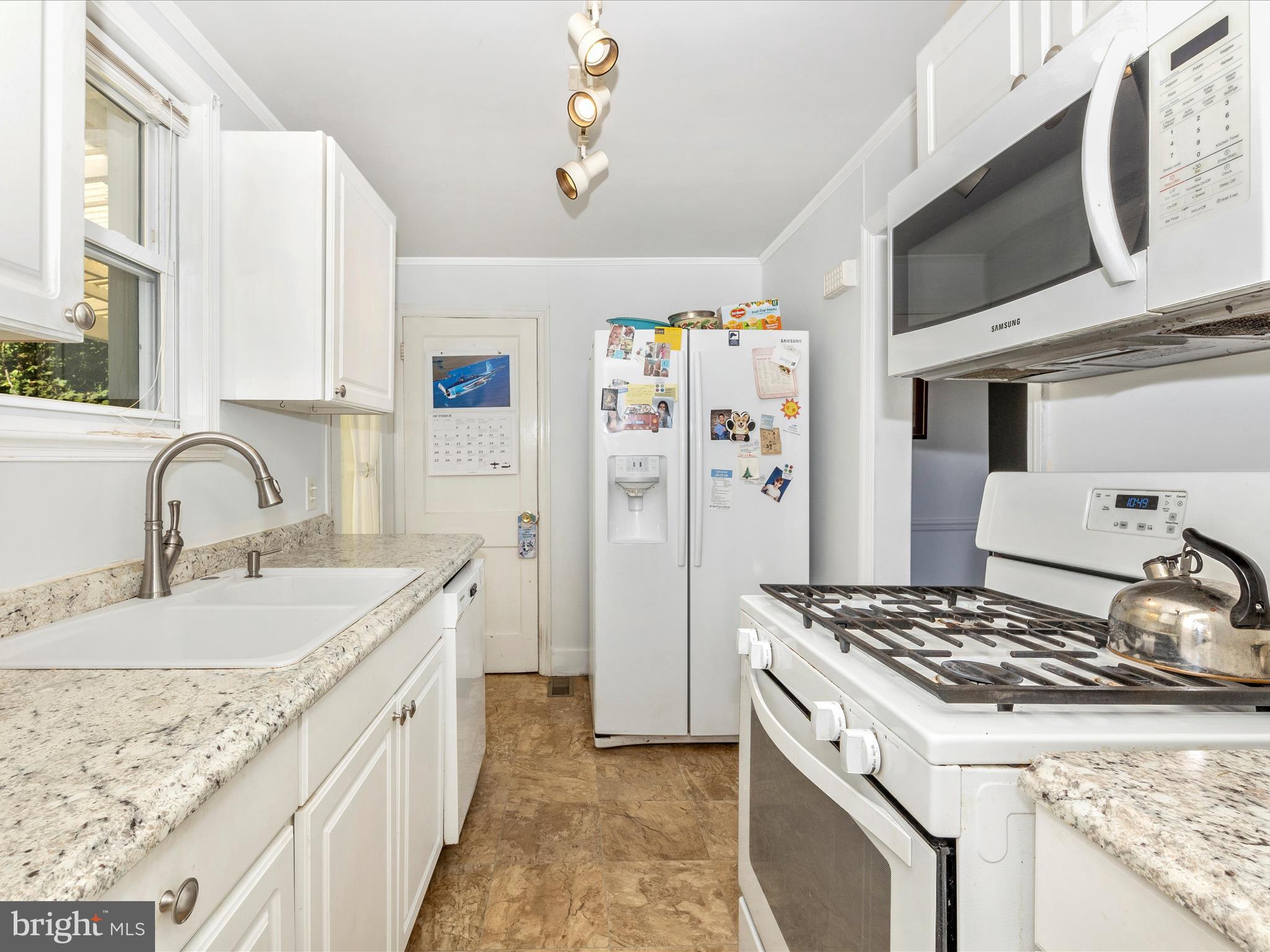 1101 Fairview Rd