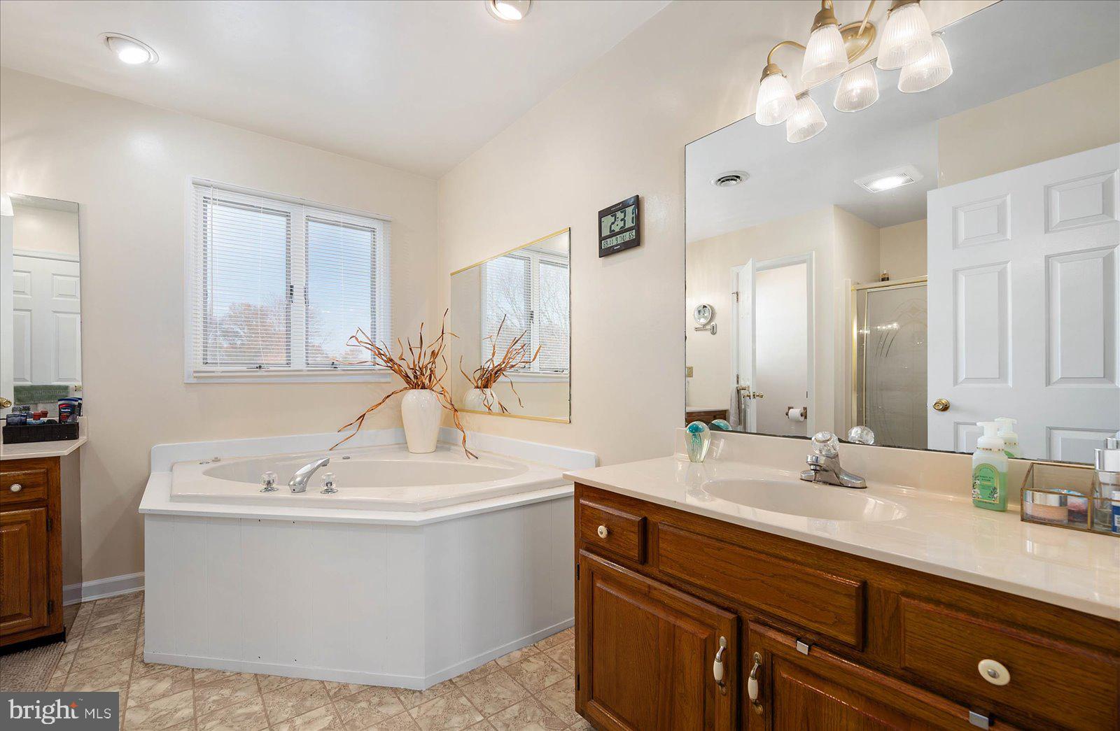 27966 Cross Creek Dr