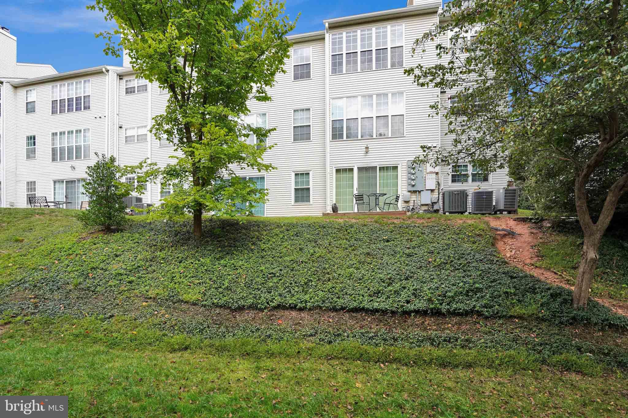 12108 Green Leaf Ct #114