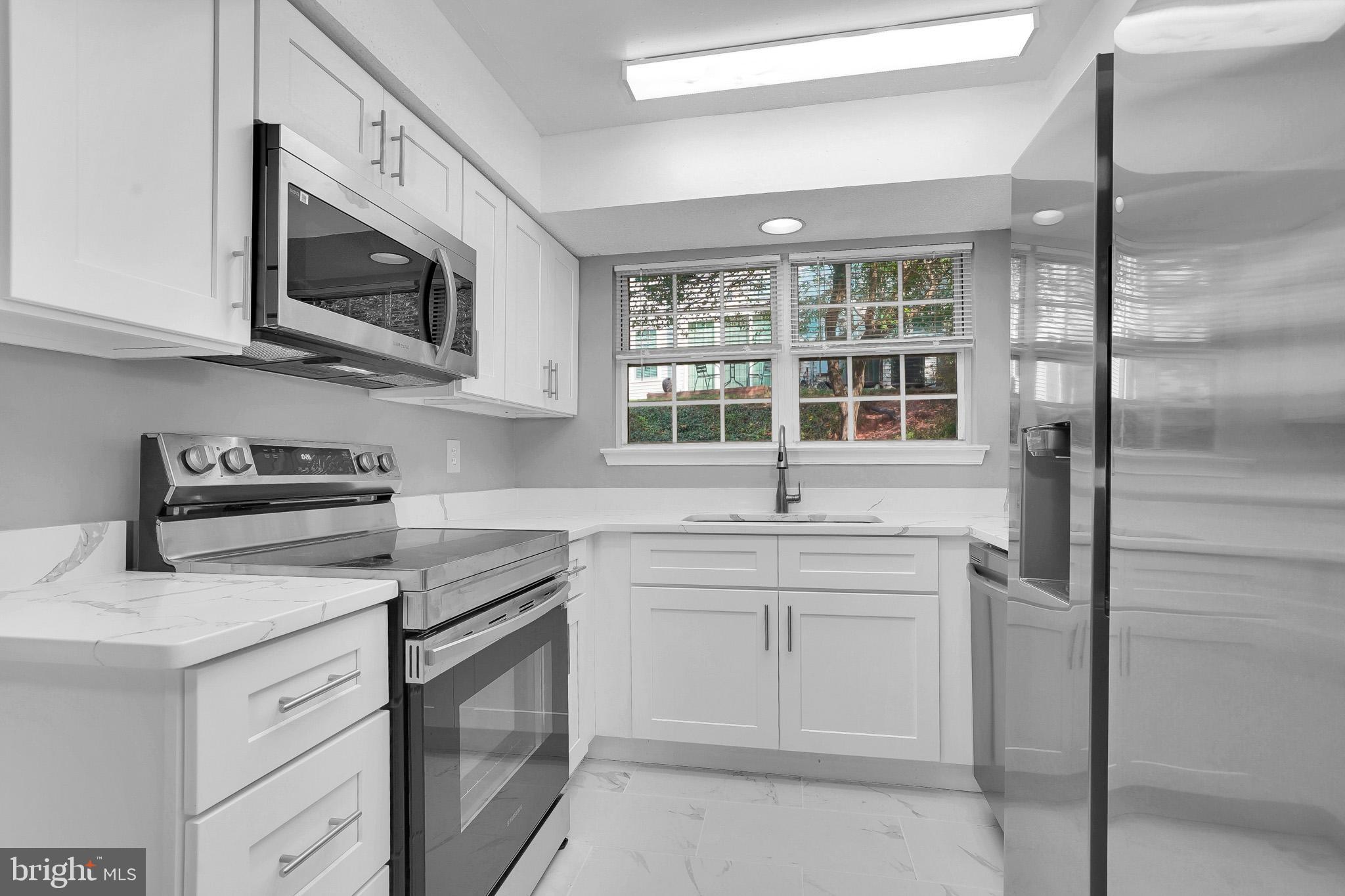 12108 Green Leaf Ct #114