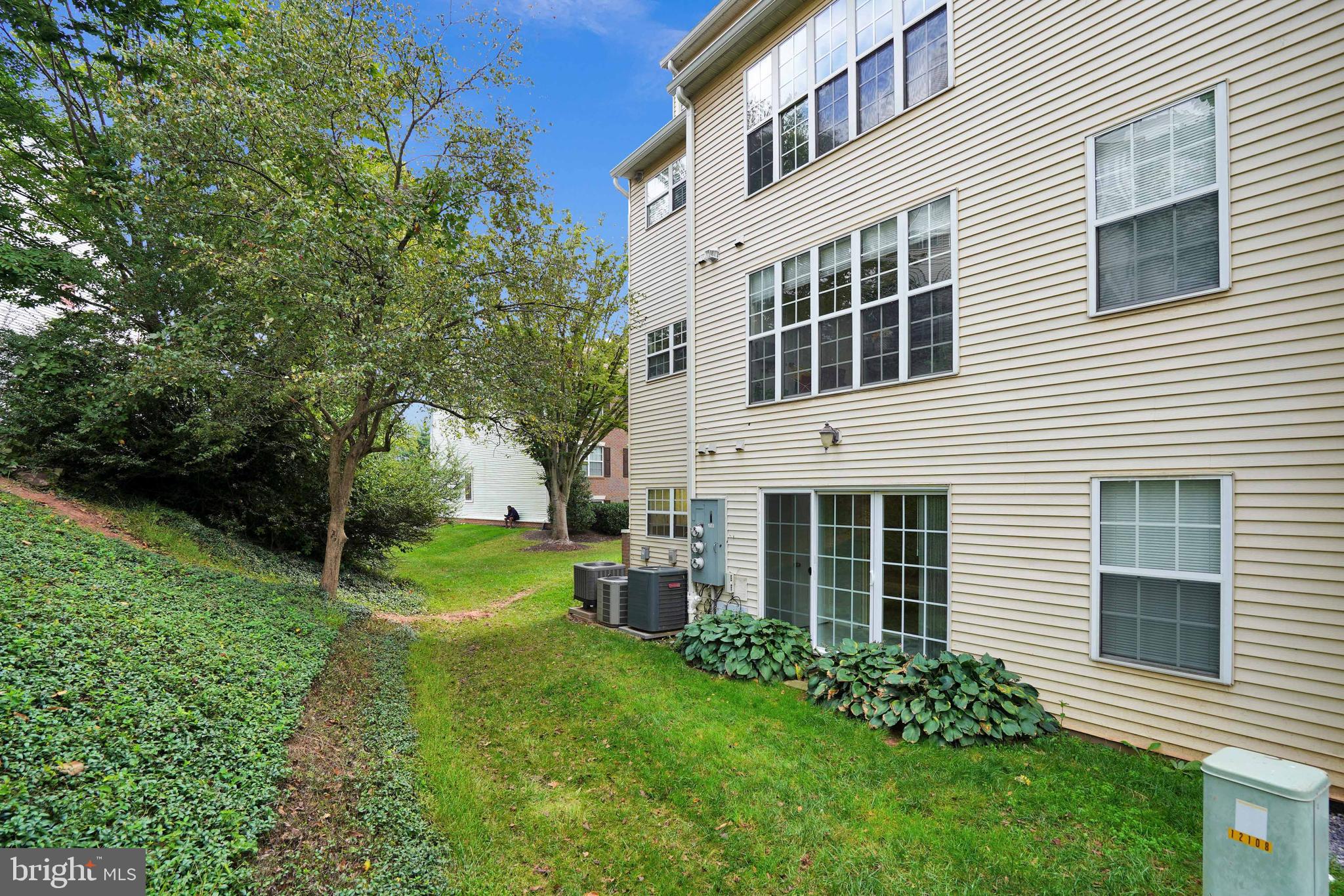 12108 Green Leaf Ct #114