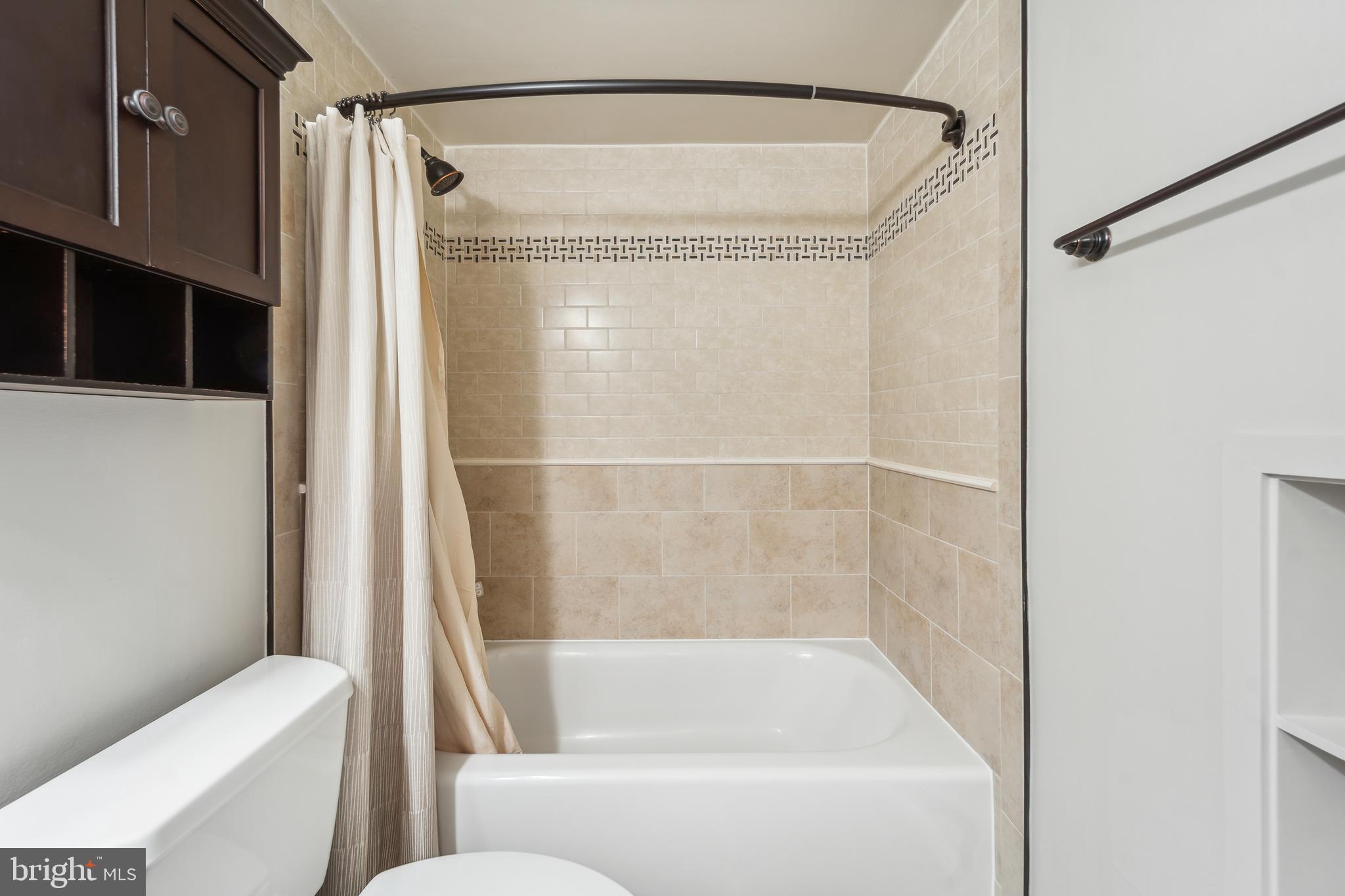 9810 Kingsbridge Dr #102