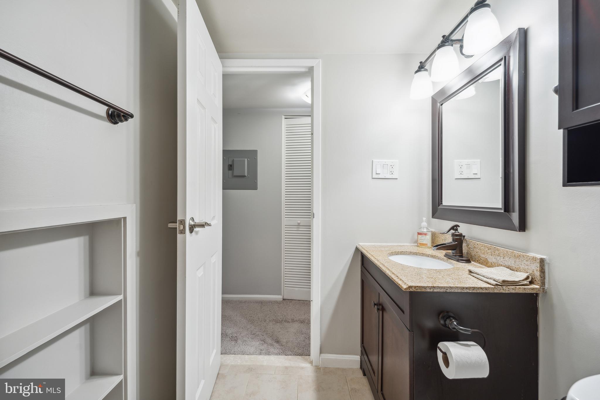 9810 Kingsbridge Dr #102