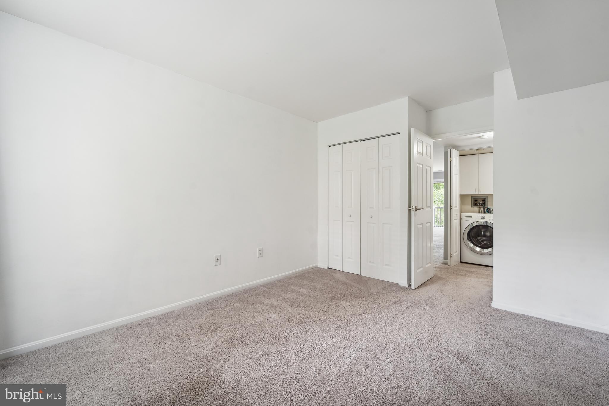 9810 Kingsbridge Dr #102