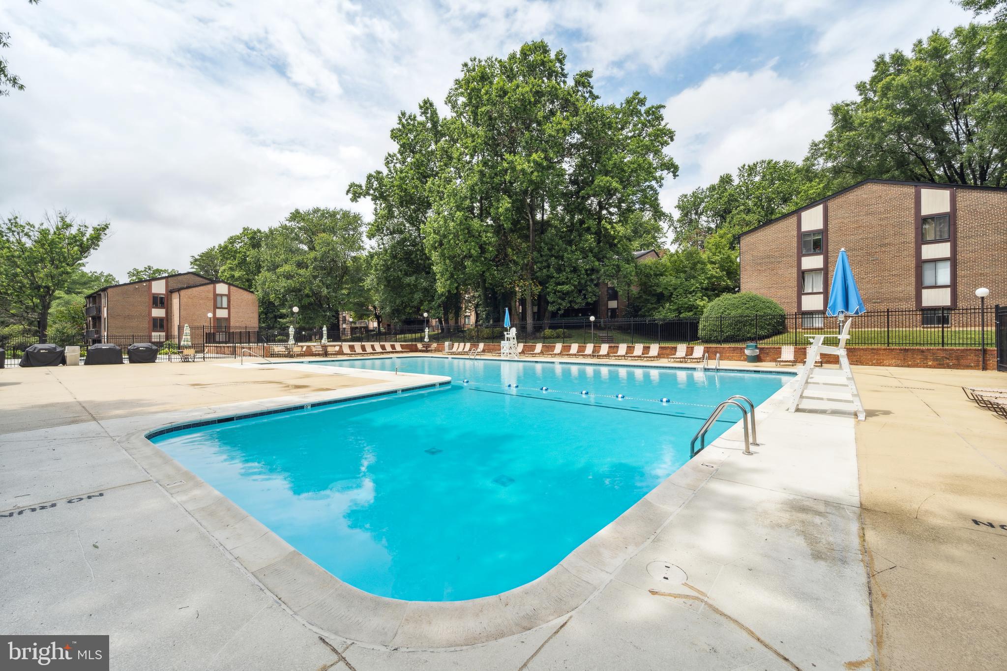 9810 Kingsbridge Dr #102